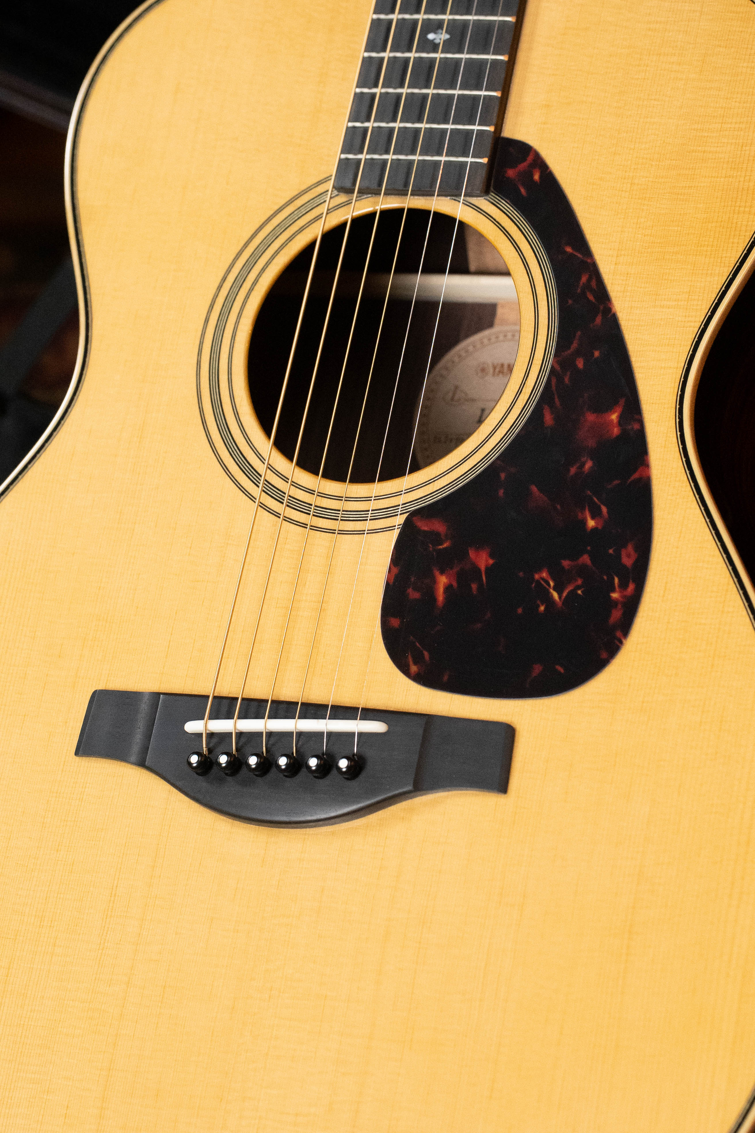 Yamaha LS26R Engelmann Spruce/Rosewood Concert Body Acoustic Guitar #090A