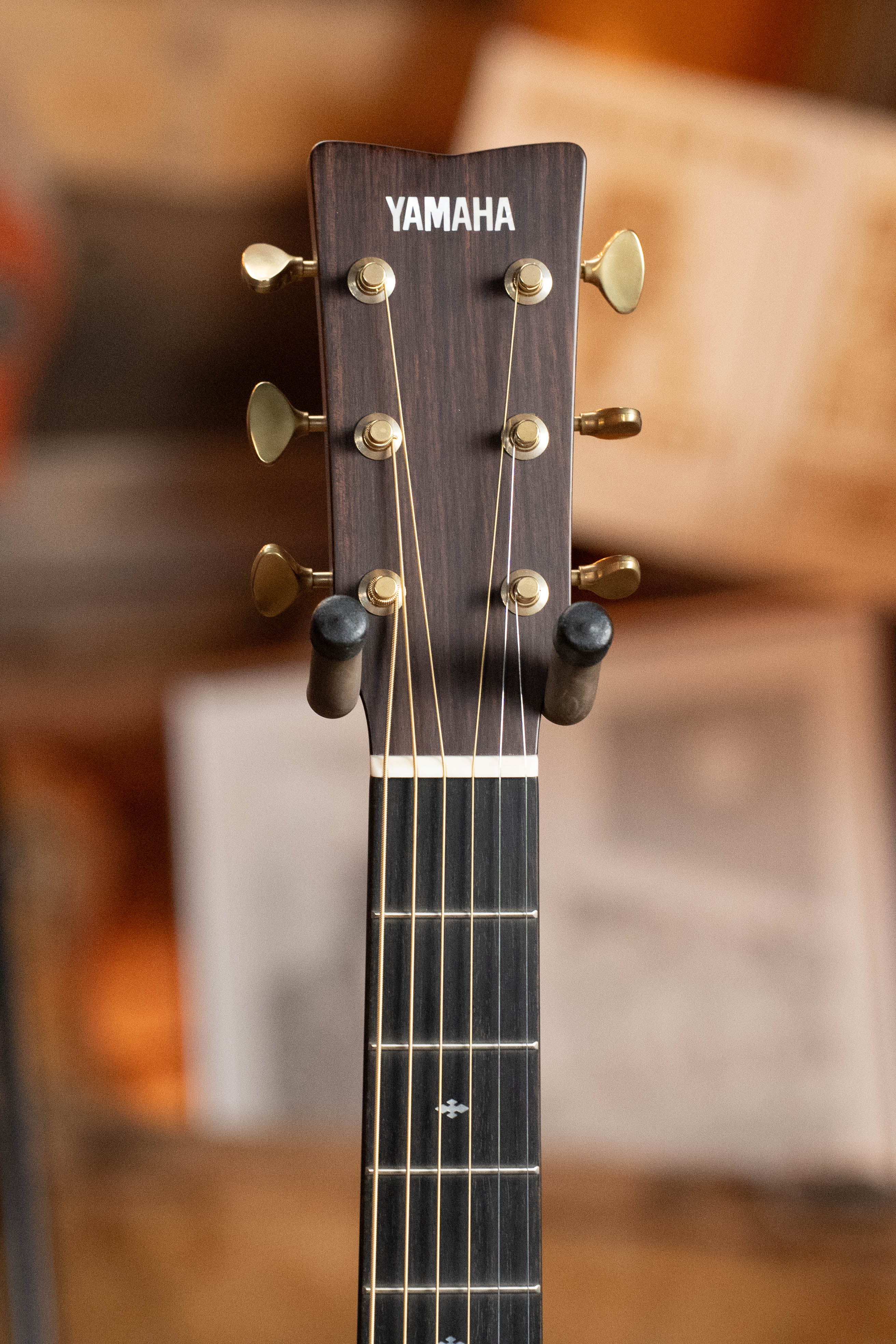 Yamaha LS26R Engelmann Spruce/Rosewood Concert Body Acoustic Guitar #090A