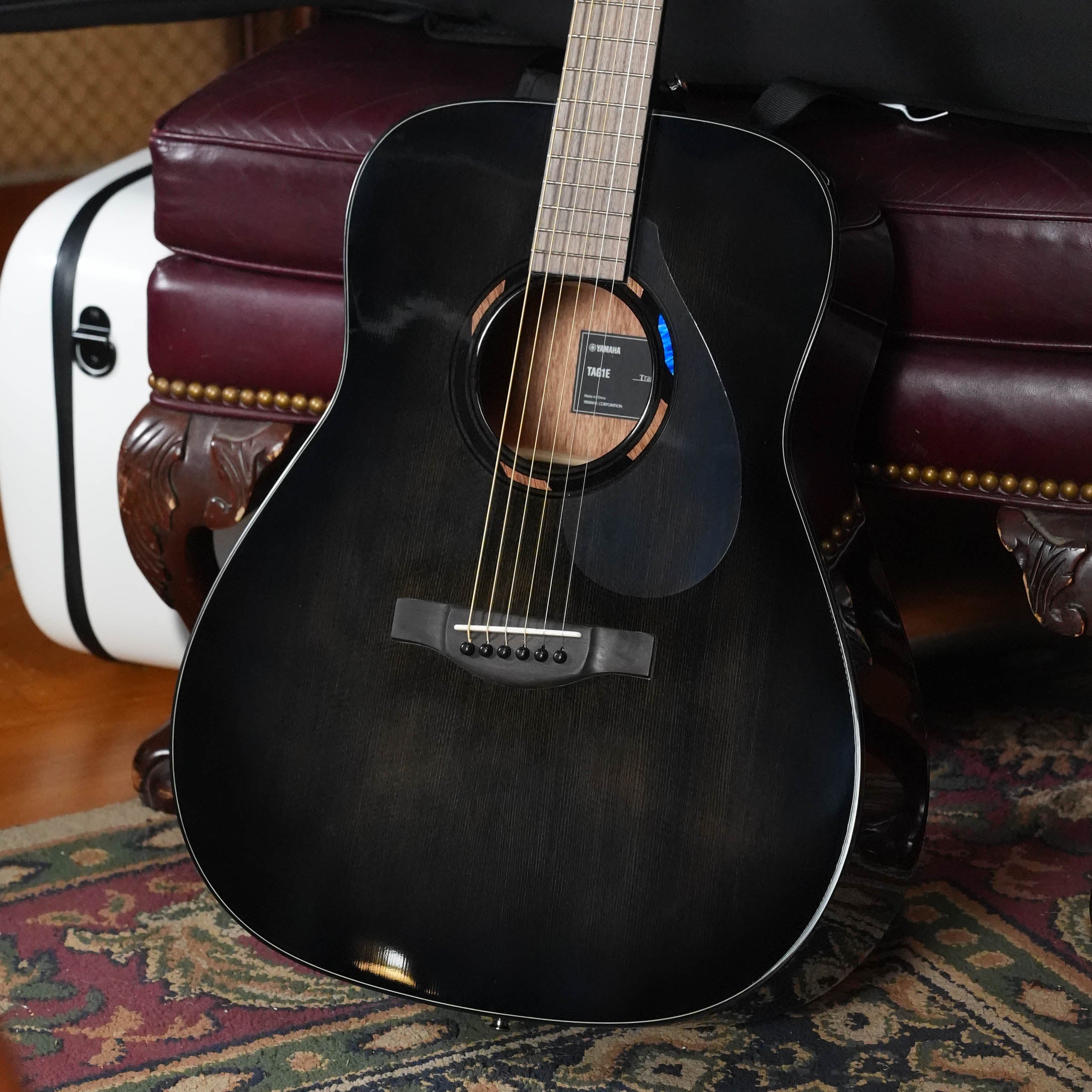 Yamaha TAG1E TBL Spruce/Mahogany Transacoustic Dreadnought Guitar #128