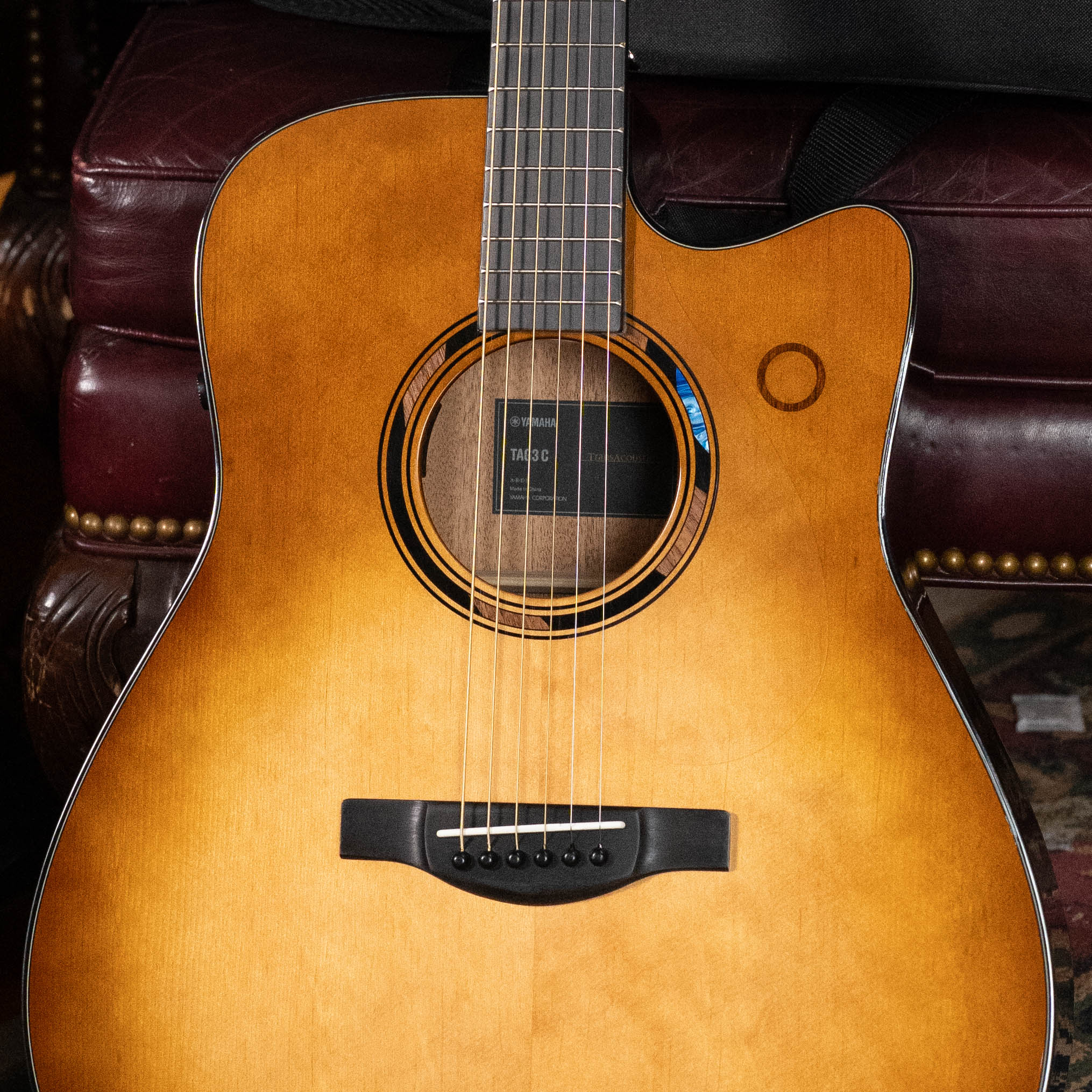 Yamaha TAG3C-SDB Sitka/Mahogany Sandburst Dreadnought Guitar w/the NEWEST TransAcoustic System #0458