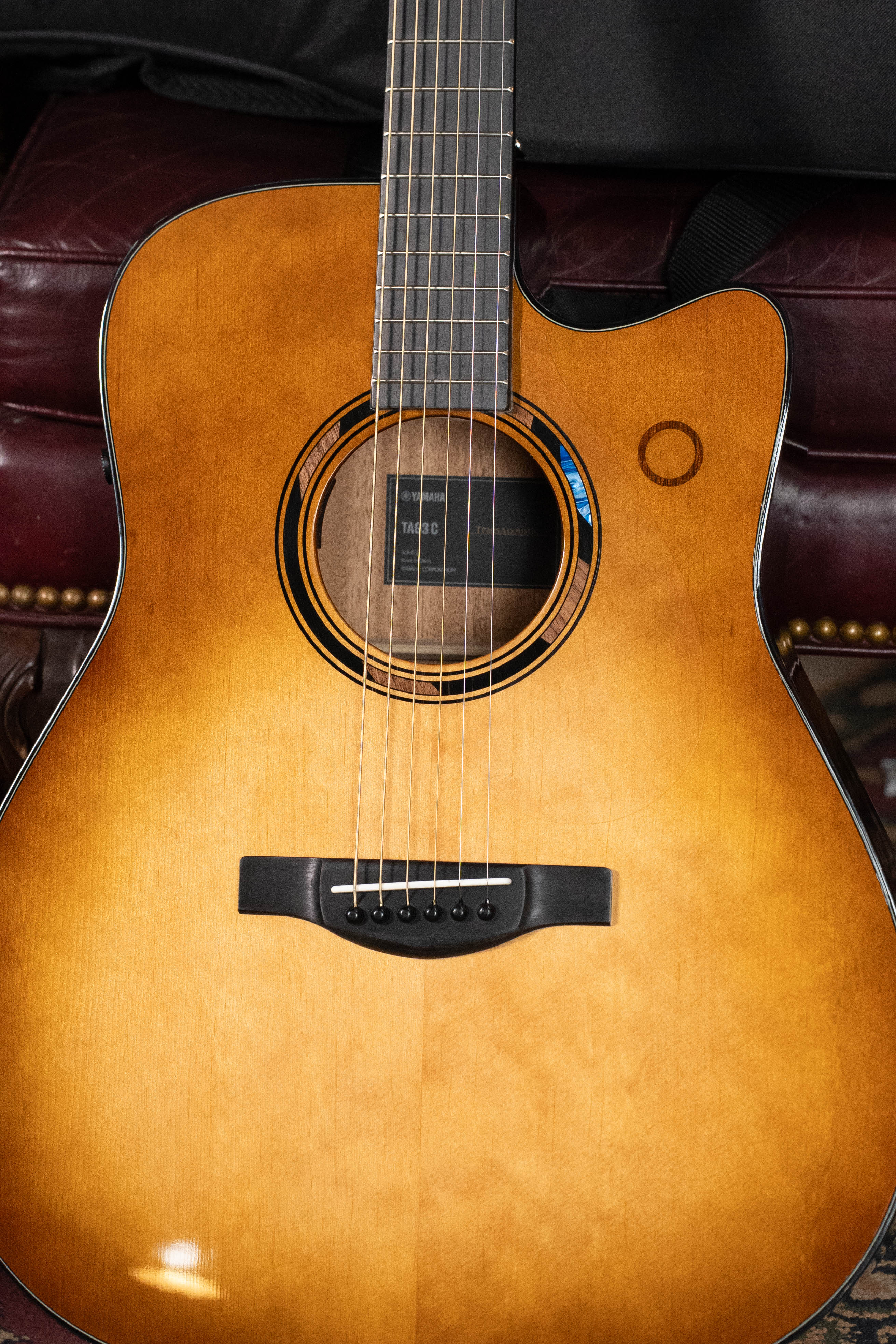 Yamaha TAG3C-SDB Sitka/Mahogany Sandburst Dreadnought Guitar w/the NEWEST TransAcoustic System #0458