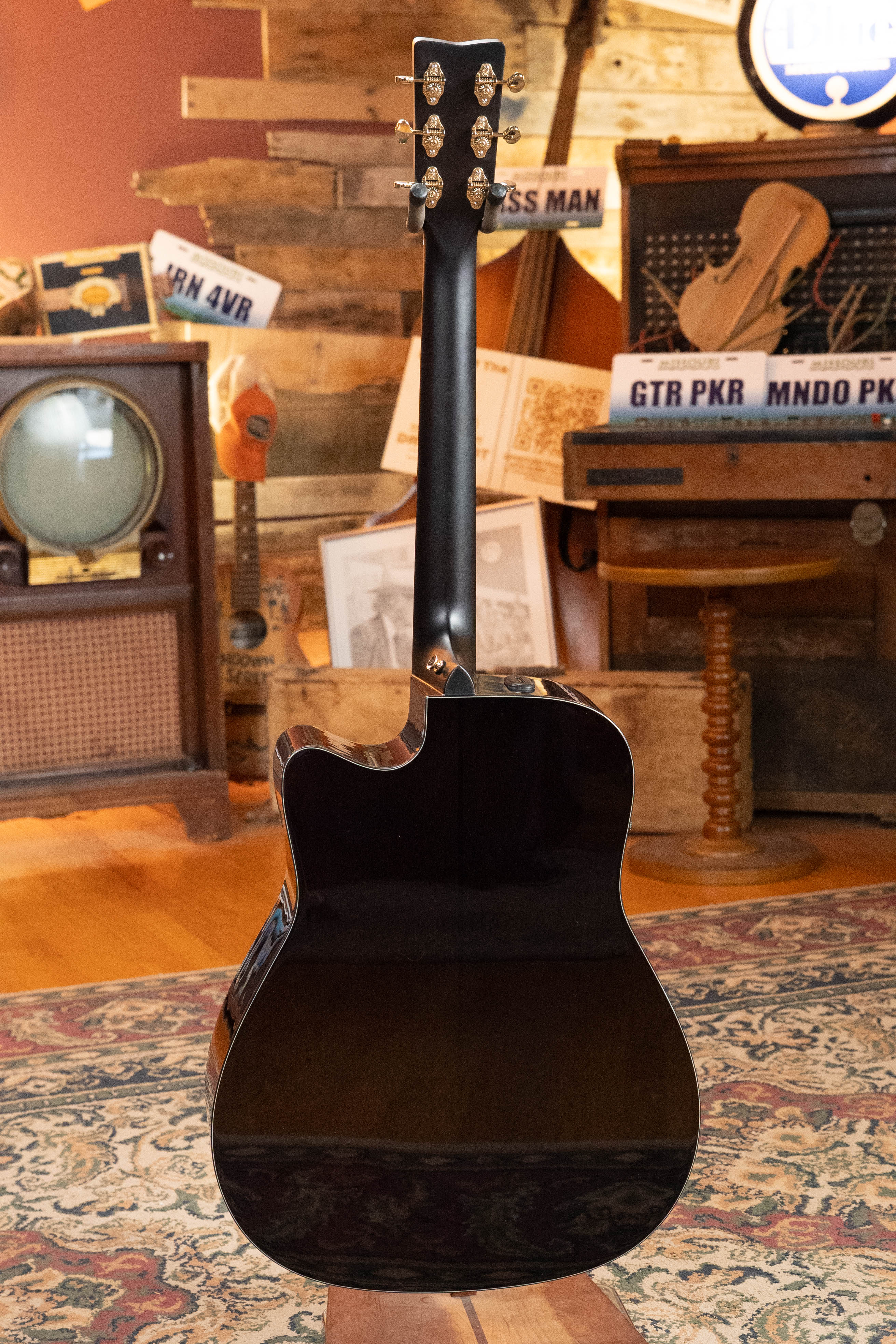 Yamaha TAG3C-SDB Sitka/Mahogany Sandburst Dreadnought Guitar w/the NEWEST TransAcoustic System #0592