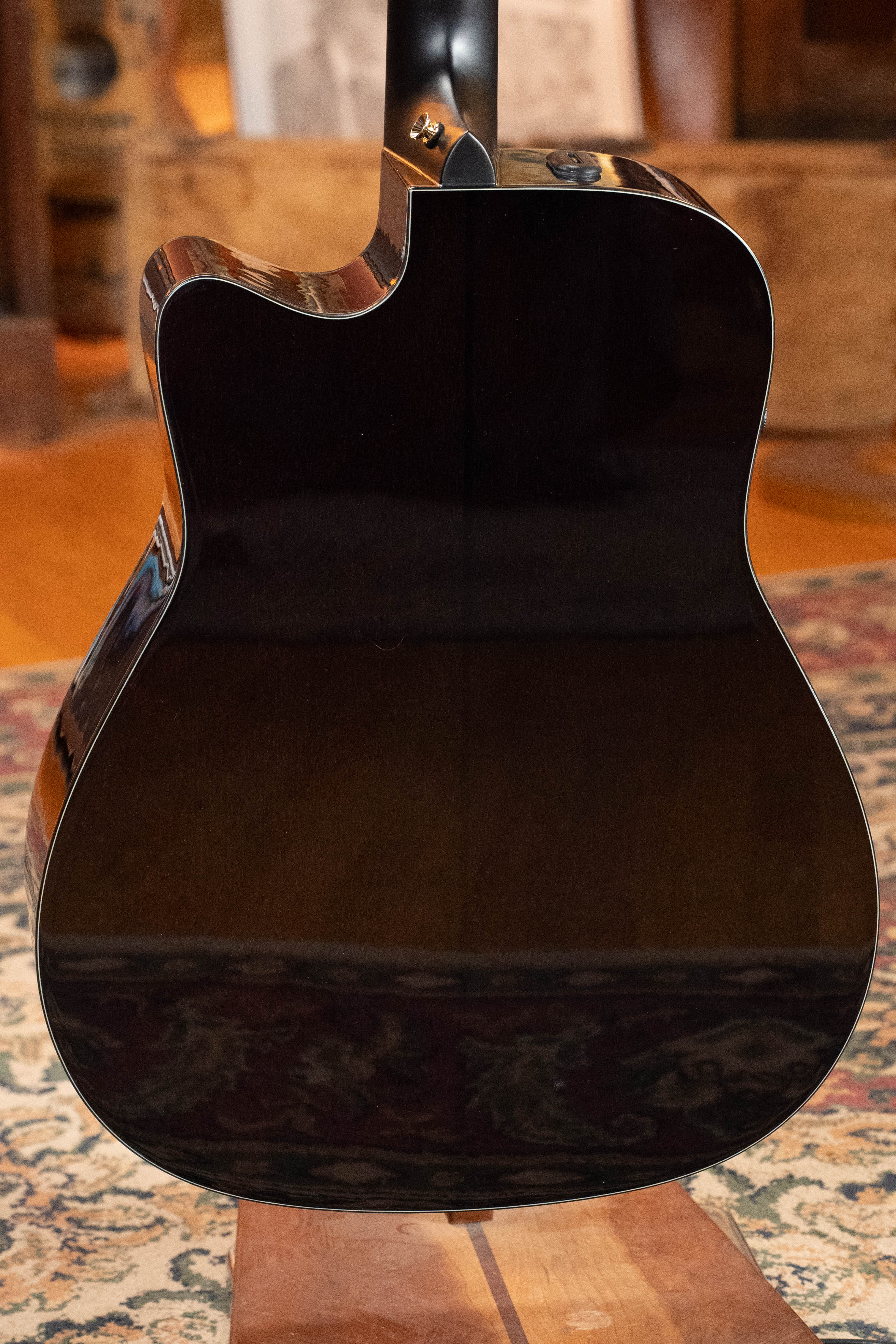 Yamaha TAG3C-SDB Sitka/Mahogany Sandburst Dreadnought Guitar w/the NEWEST TransAcoustic System #0592