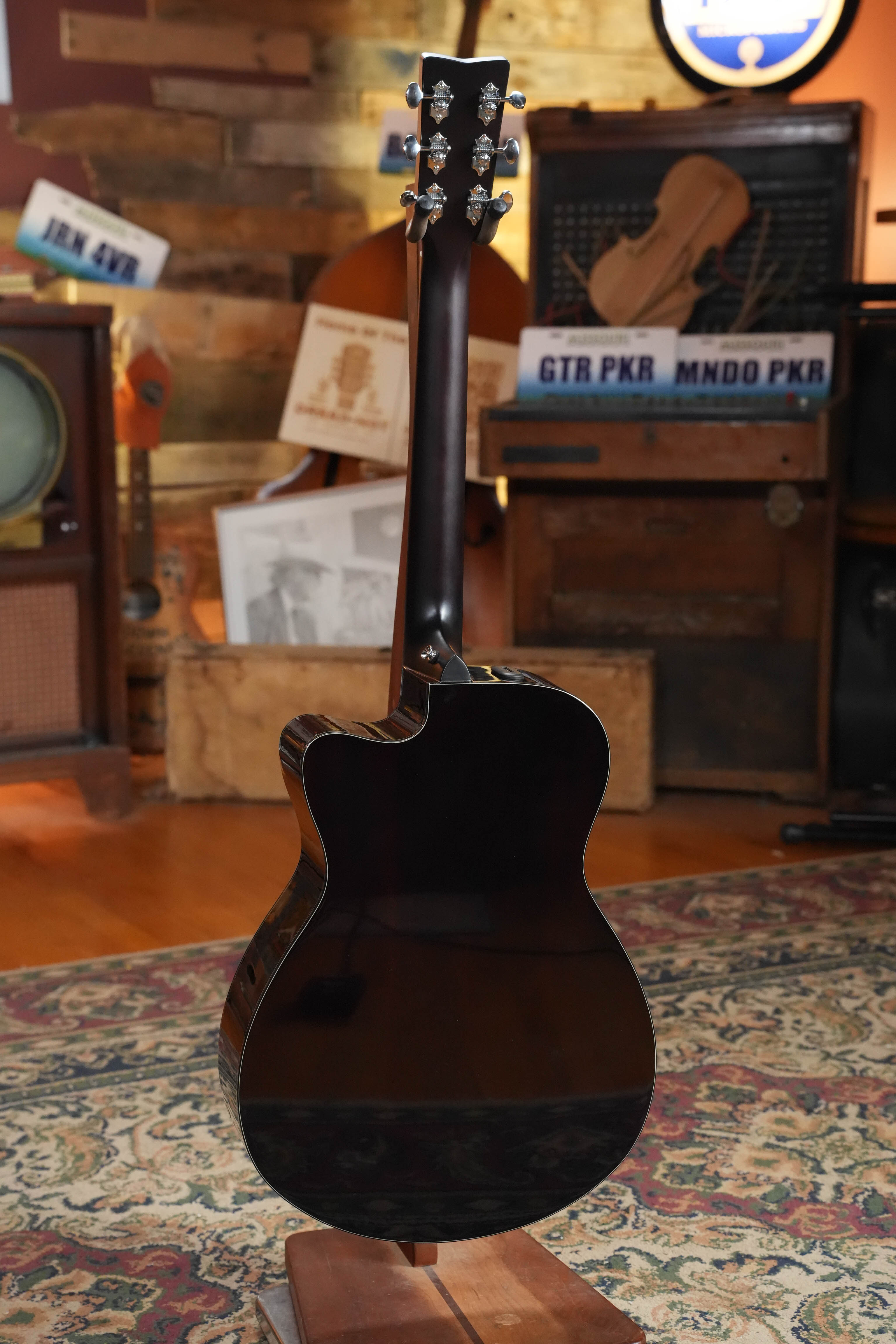 Yamaha TAS1 C Sitka/Mahogany Sand Burst Transacoustic Concert Guitar w
