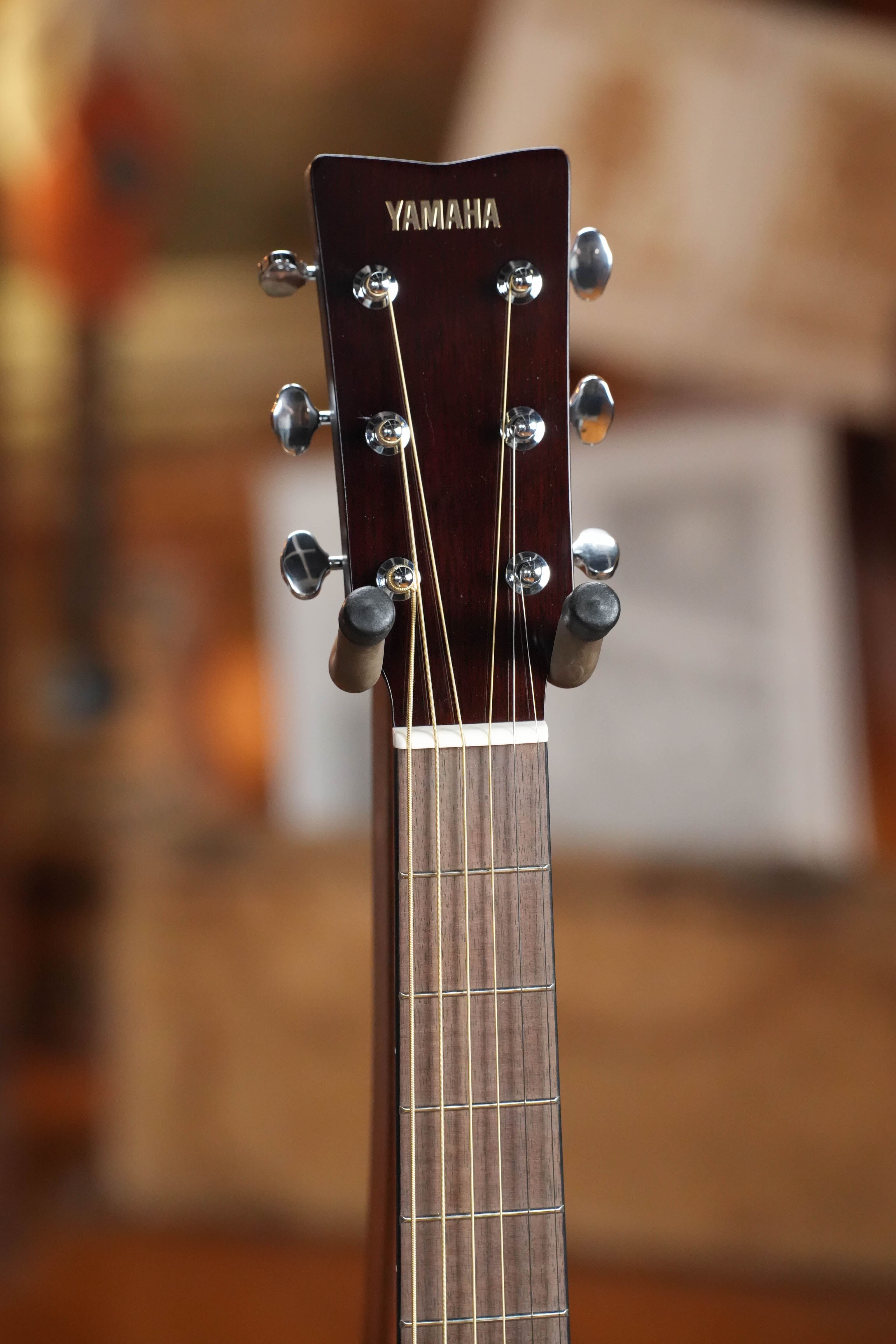 Yamaha TAS1 C Sitka/Mahogany Sand Burst Transacoustic Concert Guitar w