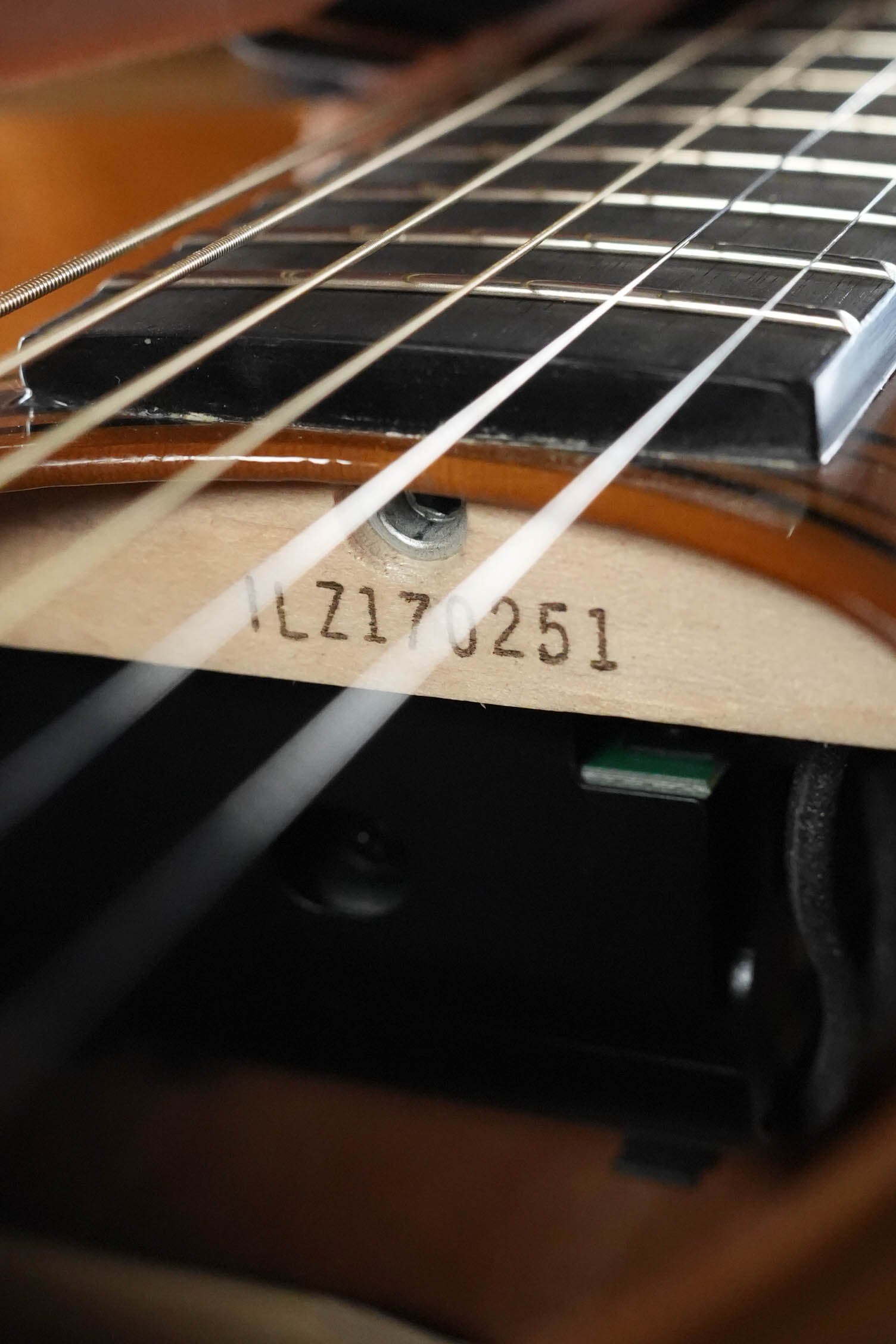 Yamaha TAS3C-SBD Sitka/Mahogany Sandburst Concert Guitar w/the NEWEST TransAcoustic System  #0251
