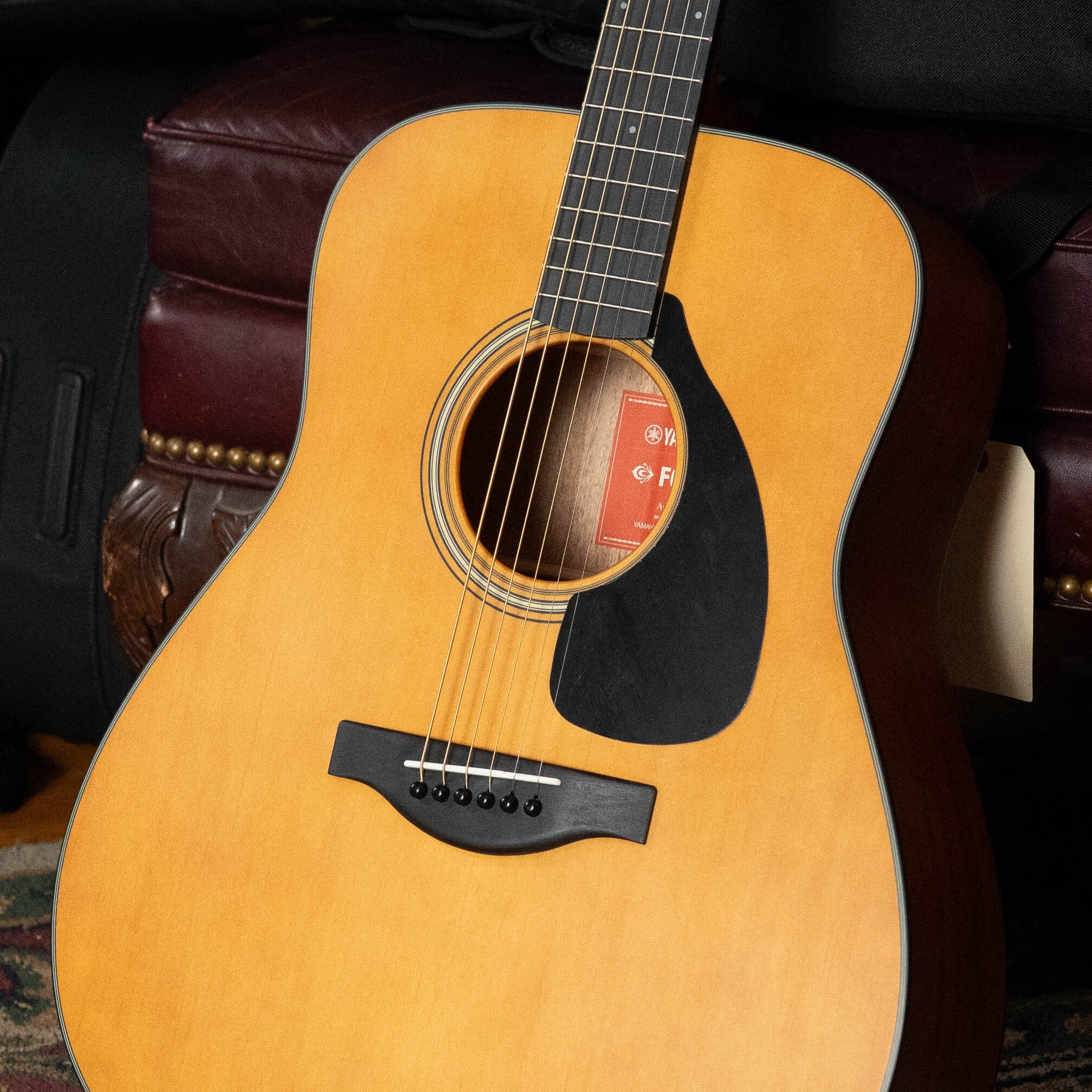 Yamaha_FG3_Spruce_Mahogany_Red