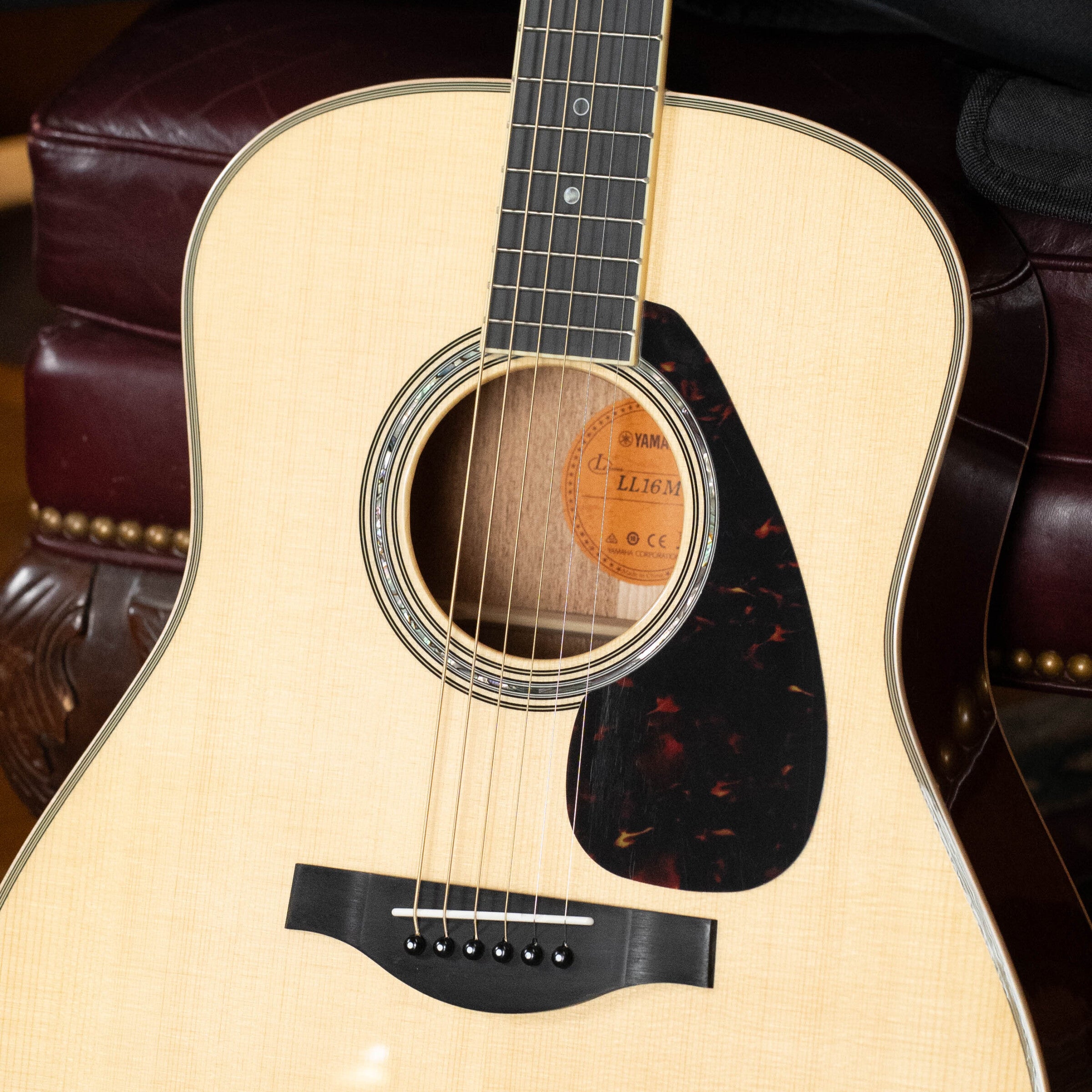 Yamaha LL16M ARE LL Series Engelmann/Mahogany Original Jumbo Acoustic Guitar w/ SRT Zero Impact Pickup #0487
