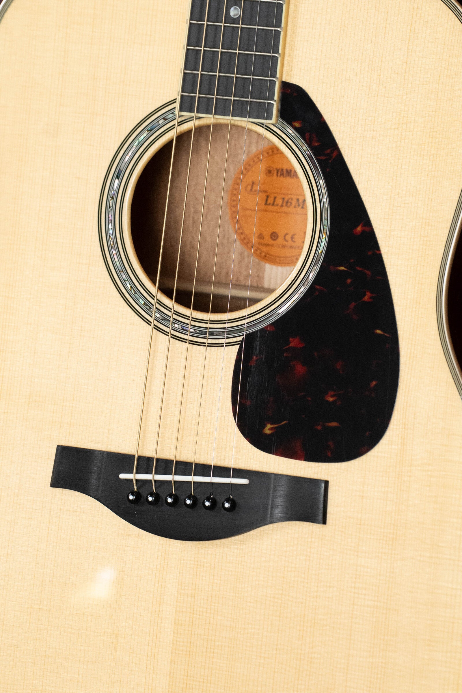 Yamaha LL16M ARE LL Series Engelmann/Mahogany Original Jumbo Acoustic Guitar w/ SRT Zero Impact Pickup #0487