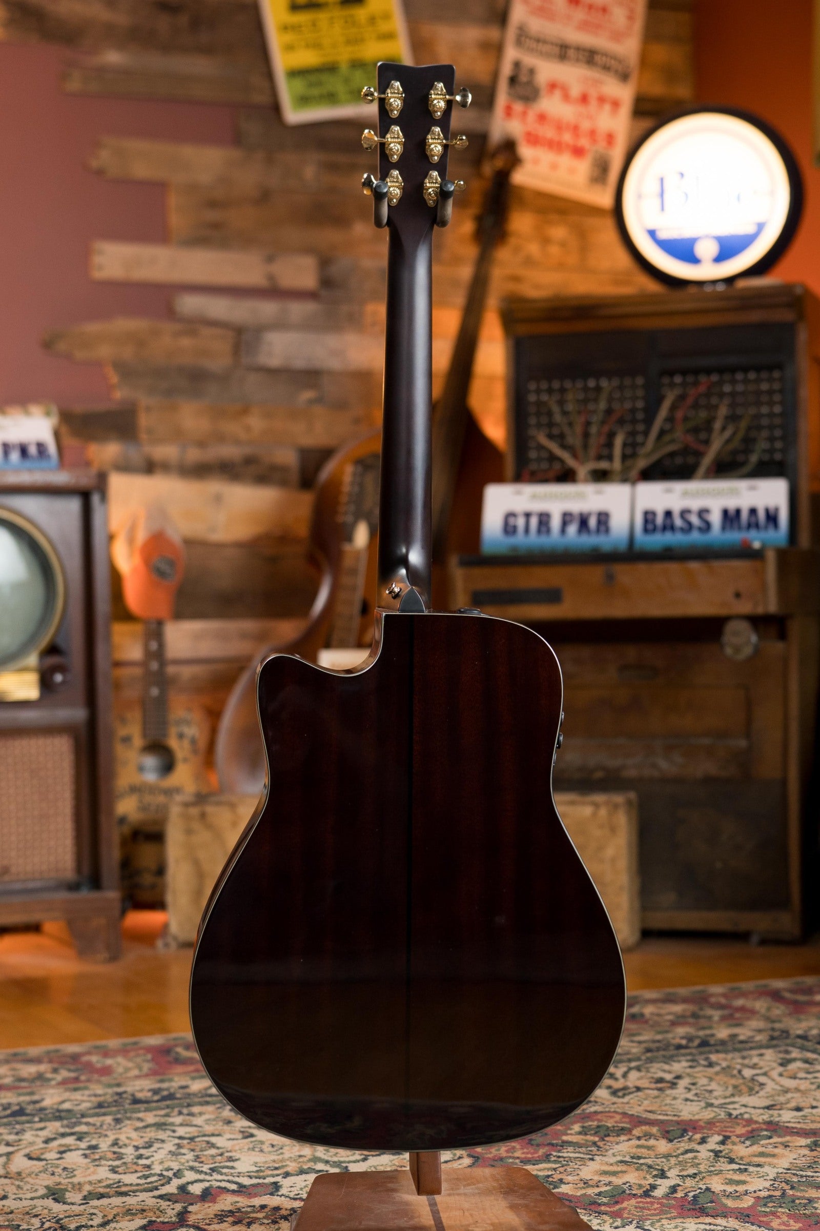 Yamaha TAG3C-NT Sitka/Mahogany Natural Dreadnought Guitar w/the NEWEST TransAcoustic System #0421