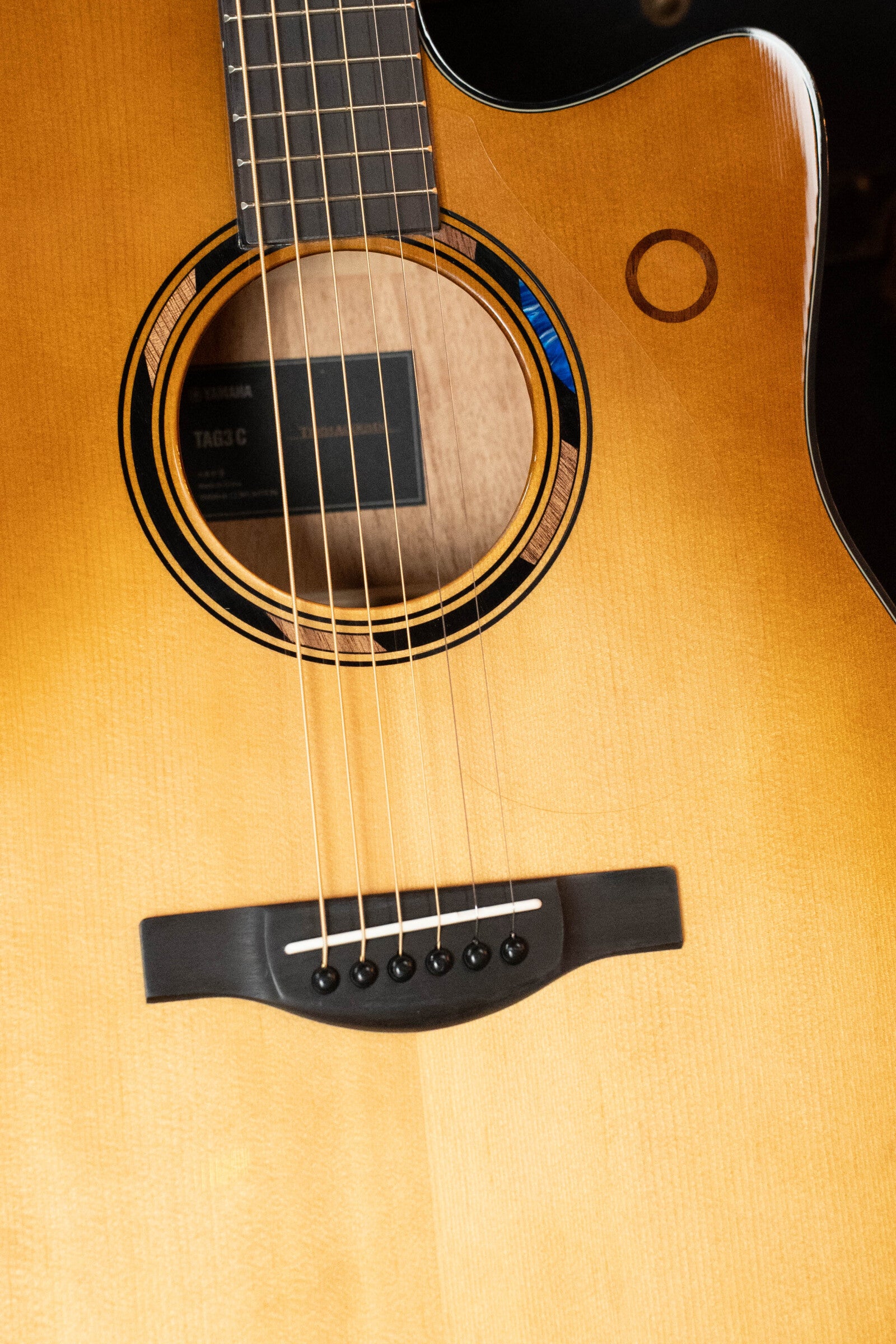 Yamaha TAG3C-SDB Sitka/Mahogany Sandburst Dreadnought Guitar w/the NEWEST TransAcoustic System #0403