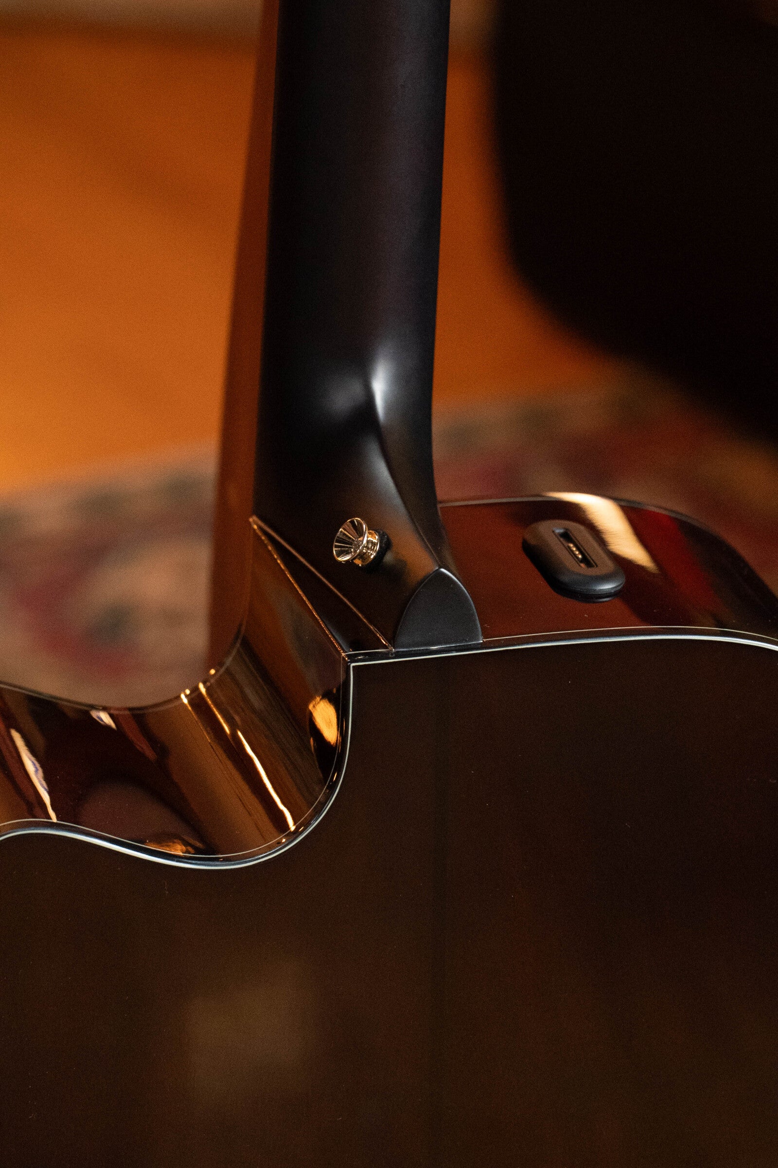 Yamaha TAG3C-SDB Sitka/Mahogany Sandburst Dreadnought Guitar w/the NEWEST TransAcoustic System #0403