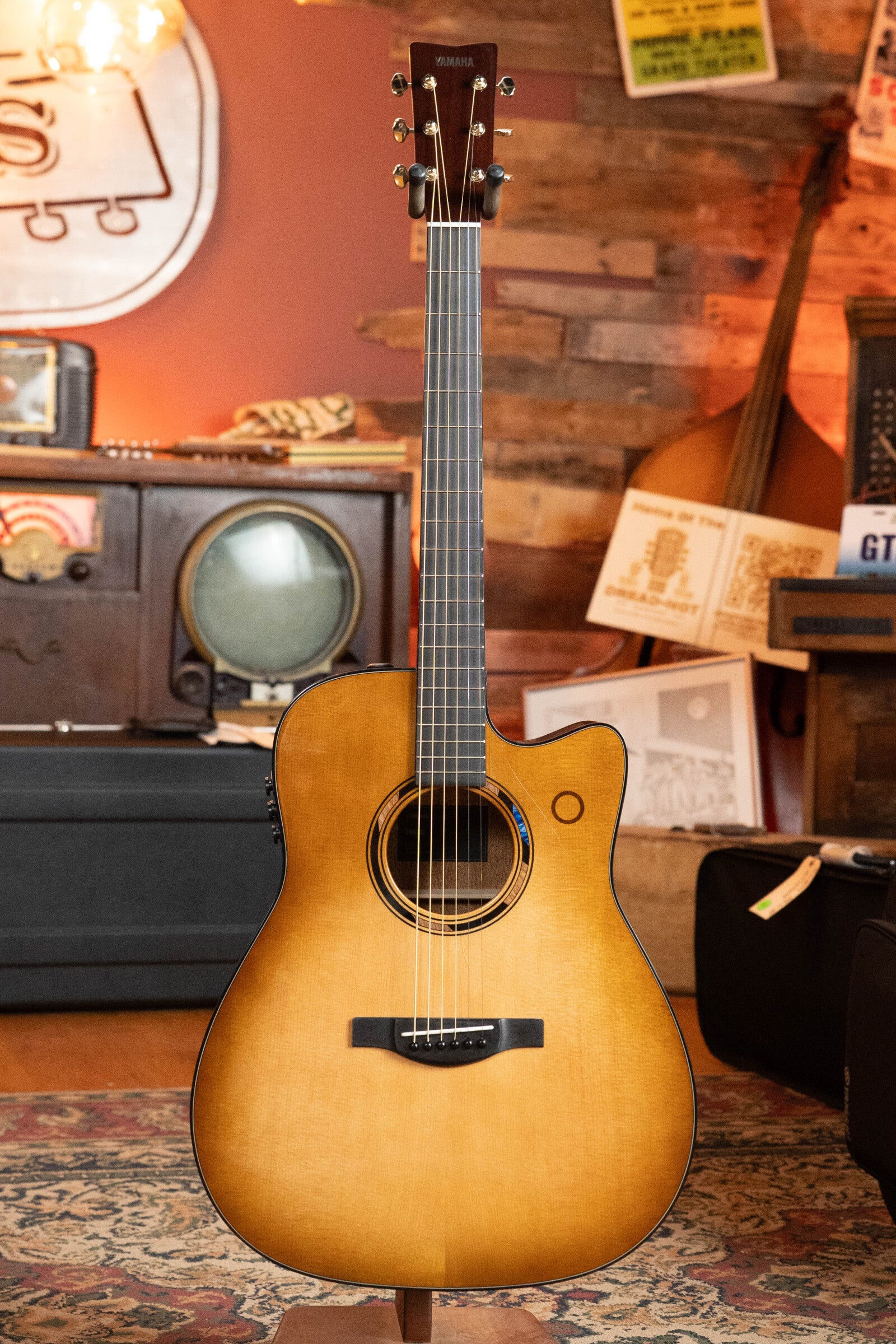 Yamaha TAG3C-SDB Sitka/Mahogany Sandburst Dreadnought Guitar w/the NEWEST TransAcoustic System #0488