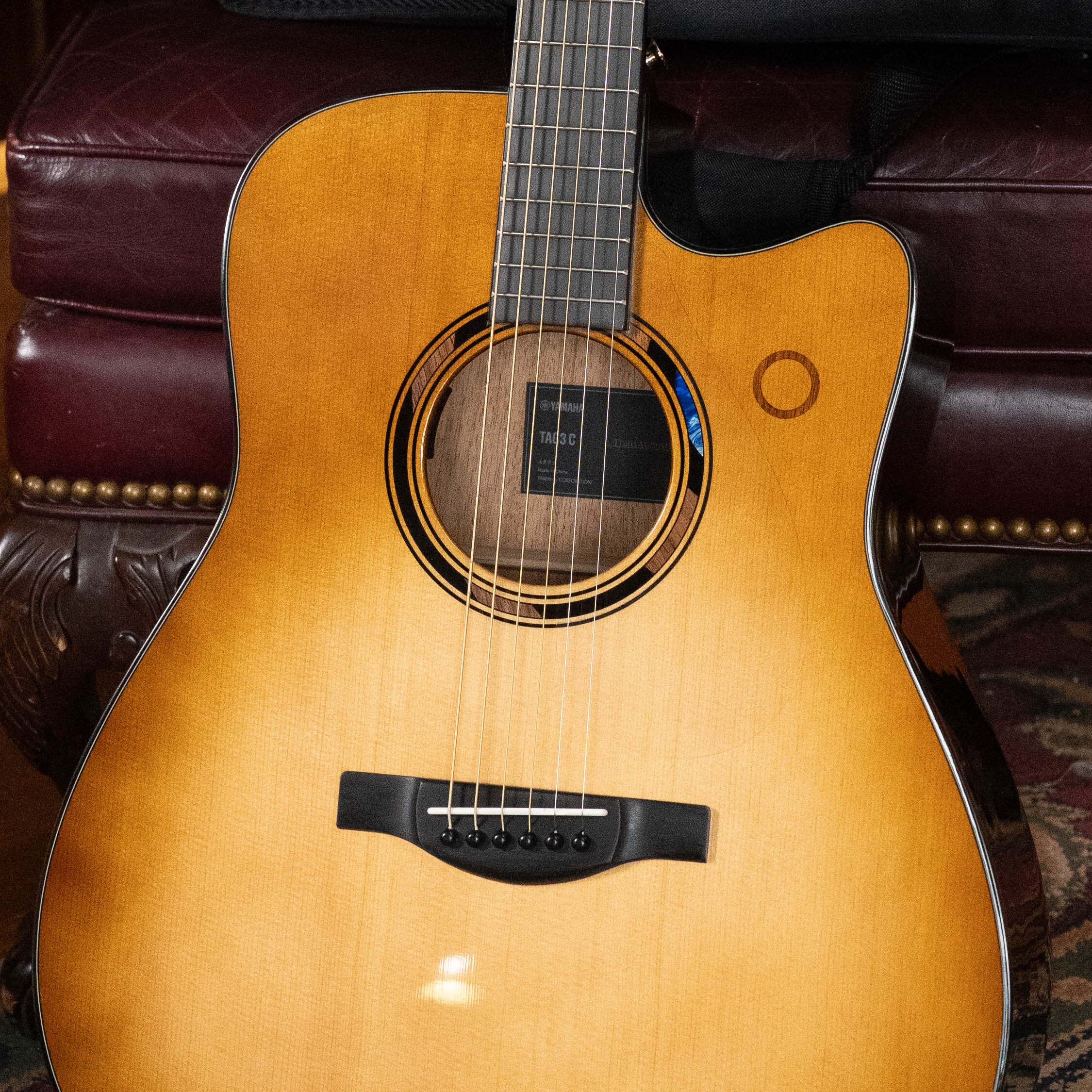 Yamaha TAG3C-SDB Sitka/Mahogany Sandburst Dreadnought Guitar w/the NEWEST TransAcoustic System #0649